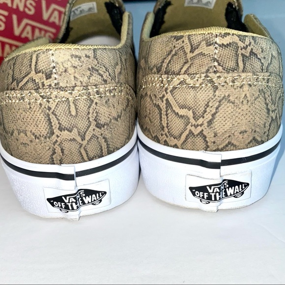 SOLD 💕NIB Vans Asher Slip On Skate Sneaker - Picture 8 of 10